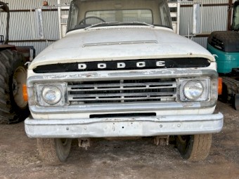 1974 Dodge D5N 600 Truck