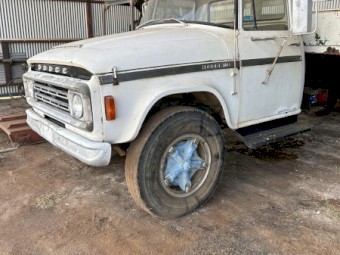 1974 Dodge D5N 600 Truck