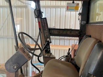 New Holland TR 86 Header and Front