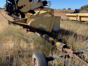 New Holland TR 86 Header and Front