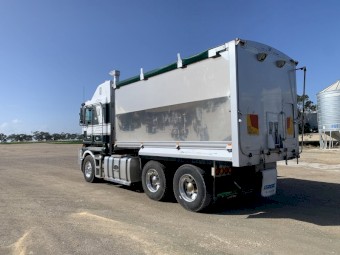 2013 Kenworth K200 with Sloanbuilt Body