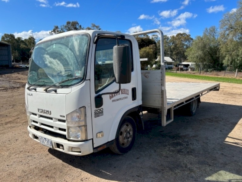 Isuzu NLR200 Tray Truck