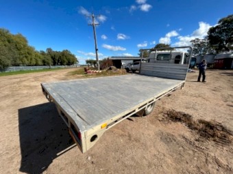 Isuzu NLR200 Tray Truck