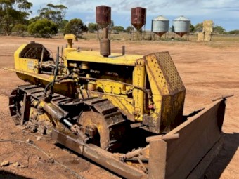 1953 Caterpillar D2 bulldozer