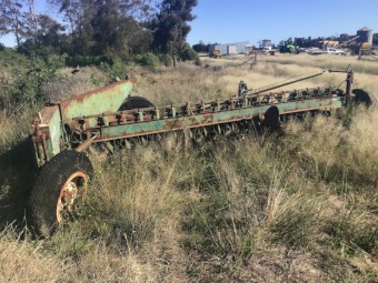 John Shearer 5GP Hyd One Way Plough