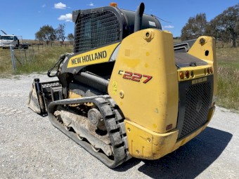 New Holland C227 Posi Track Loader