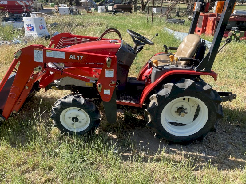 Yanmar 20hp Tractor and loader 55 hours 