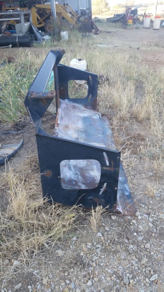 FEEDER HOUSE ADAPTER