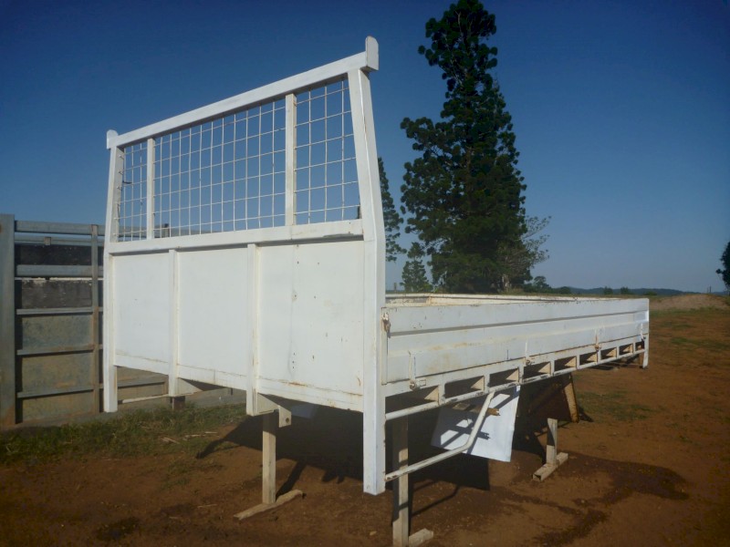 TRUCK TRAY/BODY STEEL DROPSIDE