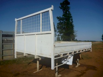 TRUCK TRAY/BODY STEEL DROPSIDE