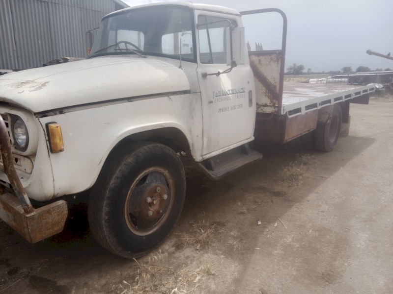 1975 International C 1600 Flat Bed Truck
