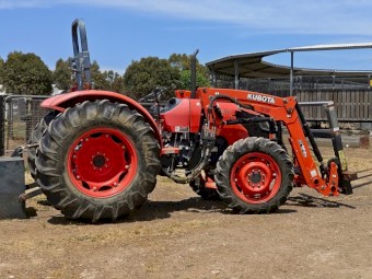 Kubota M7040SUHD ROPS Tractor