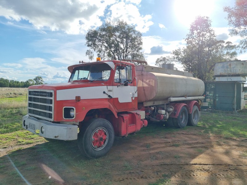 1985 International S Line 2600 Water Truck