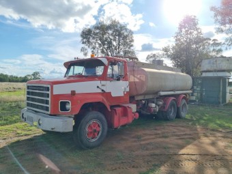 1985 International S Line 2600 Water Truck