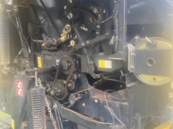 New Holland BR7070 Round Baler