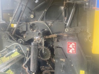 New Holland BR7070 Round Baler