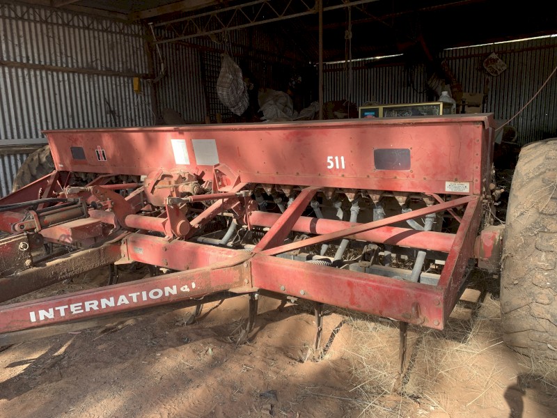 24 run IH 511 combine with roller
