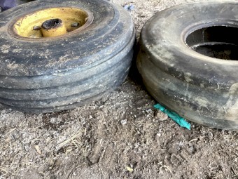 Tractor tyres Chamberlian C6100 or C670 front rims and tyres