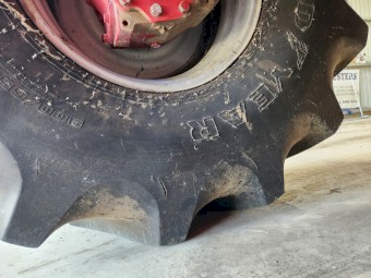 2388 Tyres and rims 900/65R32