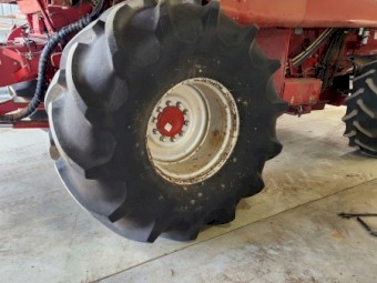 2388 Tyres and rims 900/65R32