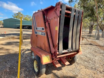 Gehl 1460 round baler