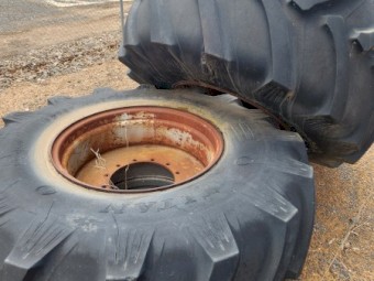 32" header rims and tyres