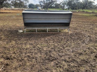 1 tn sheep lick feeder