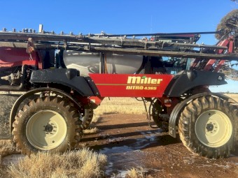 Miller Nitro 4365 Self Propelled Boom Spray
