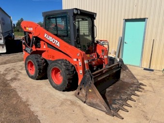 2017 Kubota SSV75 Skid Steer