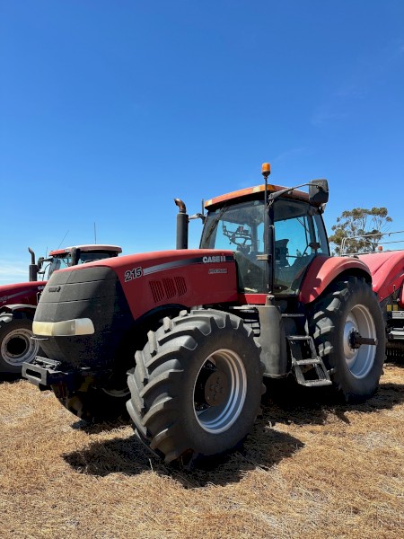 CASE IH Magnum 215 Tractor