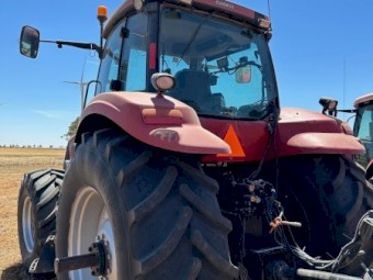 CASE IH Magnum 215 Tractor