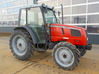 2020 Massey Ferguson 2220 Tractor