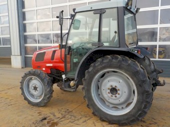 2020 Massey Ferguson 2220 Tractor