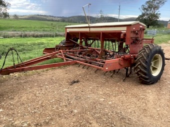 Under Auction - (A242) Napier Grasslands 423 Trash Seeder 