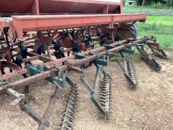 Under Auction - (A242) Napier Grasslands 423 Trash Seeder 