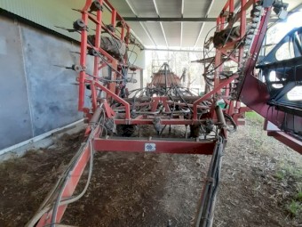 10 m Horwood Bagshaw scaribar and case ADX 2180 air cart