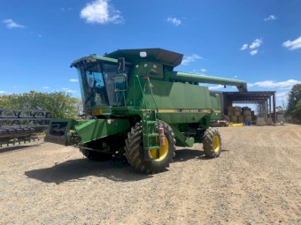 1996 John Deere CTS Header with 30ft Tin Front and Comb Trailer