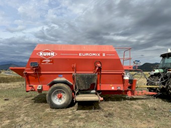 Kuhn Euromix 2 1460. 2005 Feed Mixer.