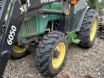 John Deere 5400N Front End Loader