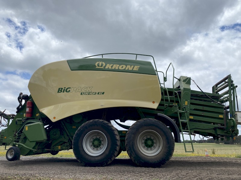 2018 Krone 1290 HDP XC 8 Stringer Baler with Cutter