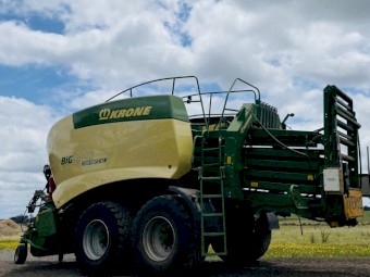 2018 Krone 1290 HDP XC 8 Stringer Baler with Cutter