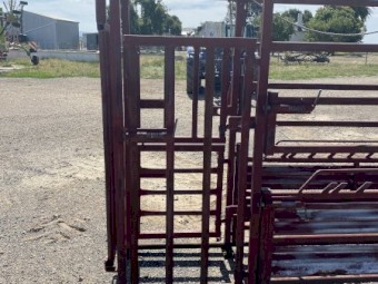 John Berends Cattle crush 