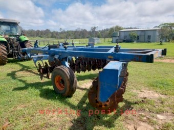 Grizzly Field Boss 28 Disc Offset plough | Farm Tender