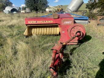 New Holland 275 Hay Baler 