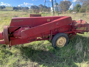 New Holland 275 Hay Baler 