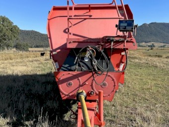 Kuhn Euromix 2 1460. 2005 Feed Mixer.