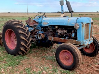 6 cyl  fordson