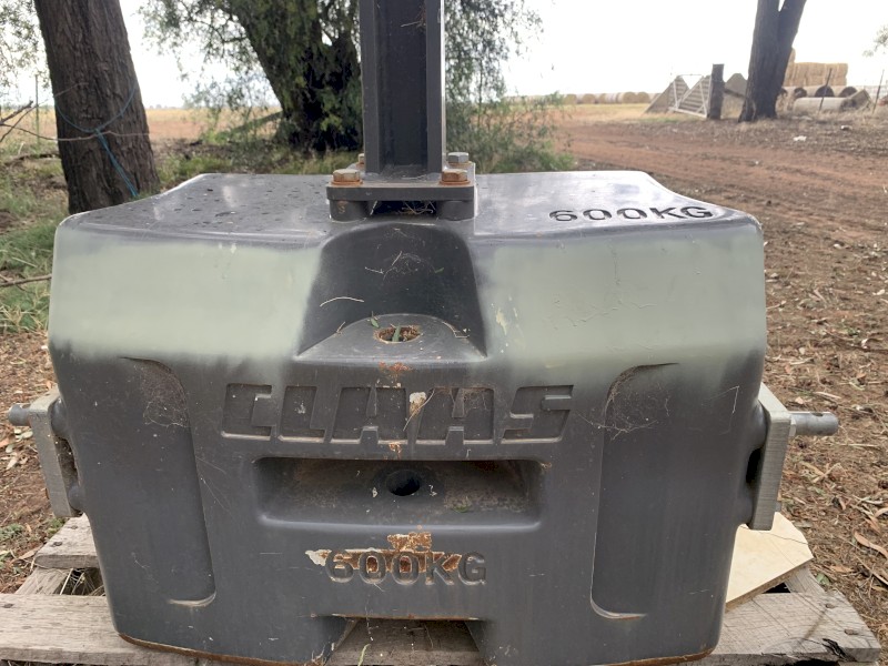Claas 600kg front counterweight 