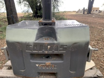 Claas 600kg front counterweight 