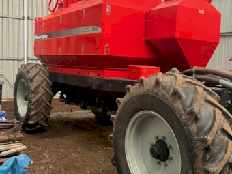 7000L Horwood Bagshaw Air Seeder